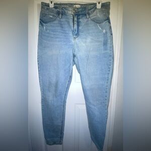 Ava & Viv Light Wash Skinny Jeans